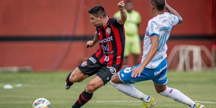 Leão vence primeiro BaVi do ano! Vitória supera o Bahia em jogo de duas viradas