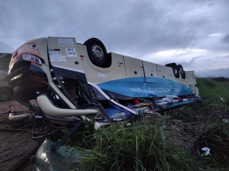 ACIDENTE COM ÔNIBUS: 5 mortos e vários feridos no sudoeste da Bahia