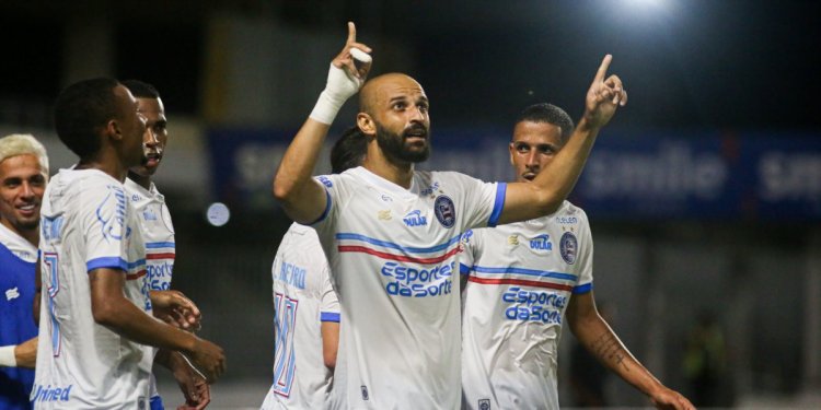 Bahia vence o CRB em Alagoas e assume liderança na Copa do Nordeste