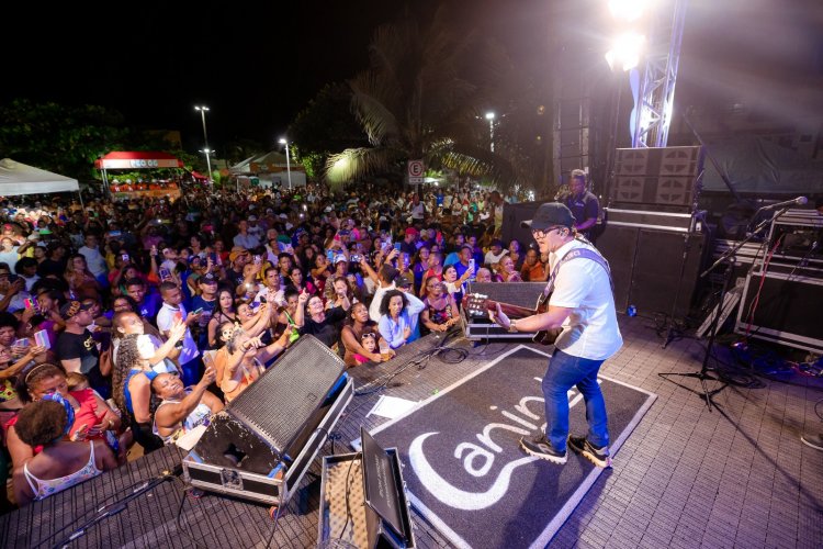 Baile dos Coroas anima última noite do Festival de Arembepe 2024