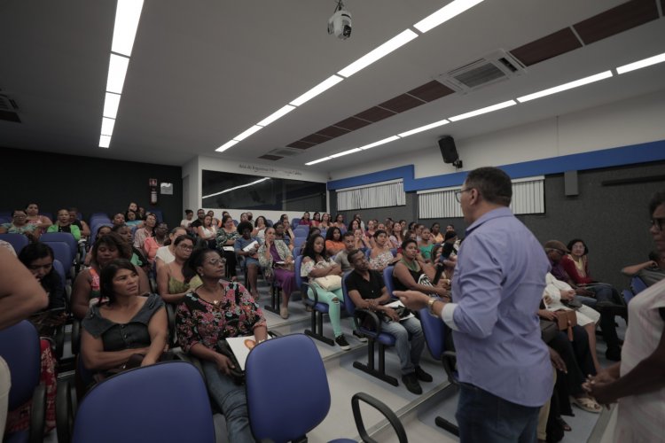 Seduc promove formação continuada para cuidadores educacionais da rede