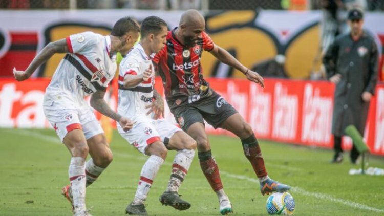 Com um jogador a menos, Vitória é derrotado pelo São Paulo por 3 a 1 no Barradão