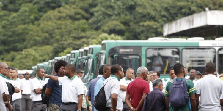 Rodoviários decretam estado de greve em Salvador; saiba mais