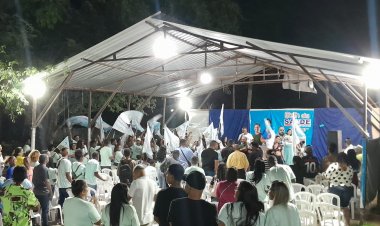 Pré-candidata a vereadora Beth da Saúde mostra sua força em encontro