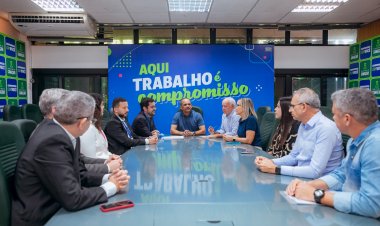 Prefeito assina contrato para construção imediata de 384 unidades habitacionais do PMCMV