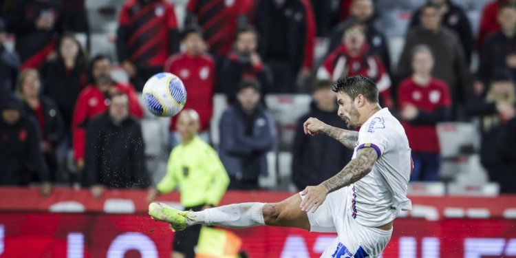 Bahia vence na Arena da Baixada contra o Athletico PR