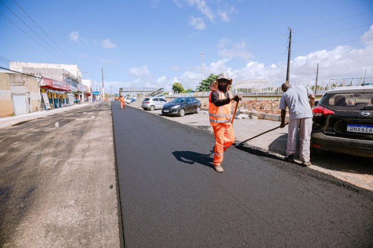 Obras de requalificação em Barra do Jacuípe avançam com pavimentação