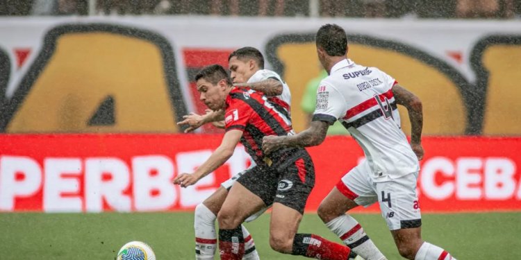 Vitória sofre nova derrota e se complica no Brasileirão