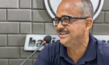 Elinaldo destaca investimentos em saúde, educação e infraestrutura durante entrevista