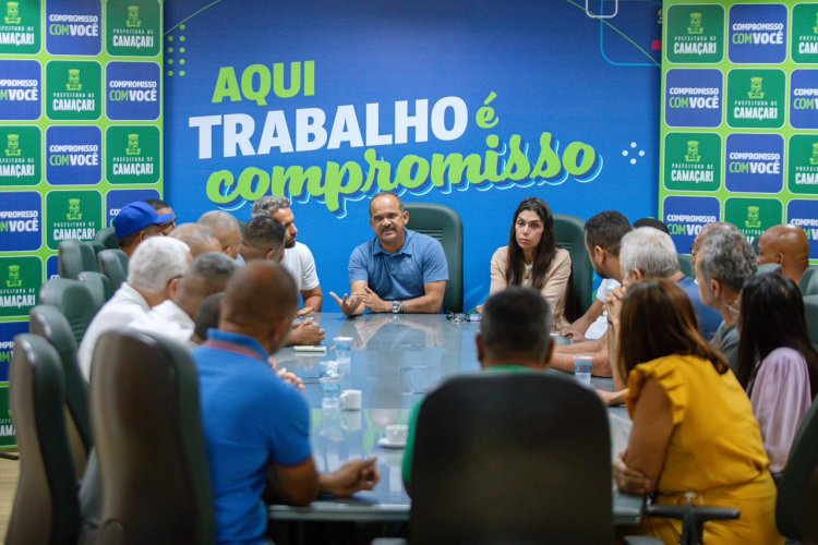 Camaçari: Elinaldo anuncia continuidade do transporte universitário após ajustes administrativos