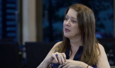 Mulher que gravou passageira no avião diz estar arrependida