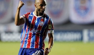 Santos encaminha contratação de Thaciano