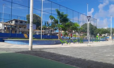 Desportistas cobram manutenção da quadra de esportes da Praça da Matriz