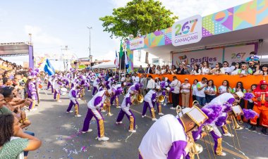 Vila de Abrantes comemora 267 anos de Camaçari com desfile repleto de tradição e forte participação popular