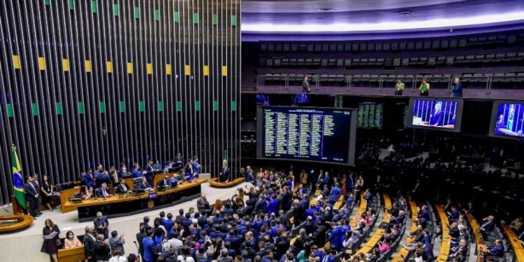 Proposta quer transformar dinheiro apreendido do tráfico em investimentos para saneamento básico