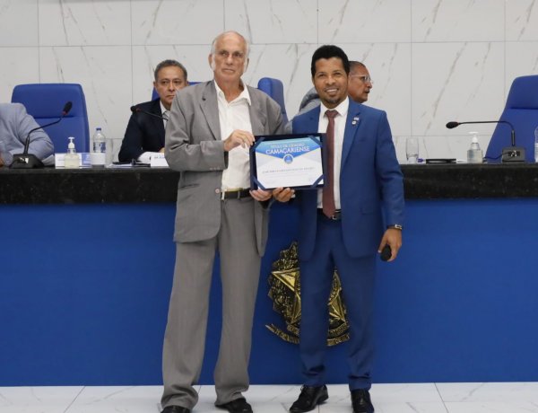 Historiador José Fernando recebe Título de Cidadão de Camaçari por sua contribuição à preservação da memória do município